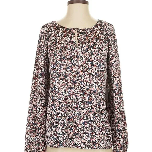 NWT  Vince Camuto Size S long sleeve blouse - Picture 3 of 8